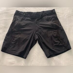 Zoic Men’s Black Cycling Shorts Adjustable Waist Size Small Zipper Pockets